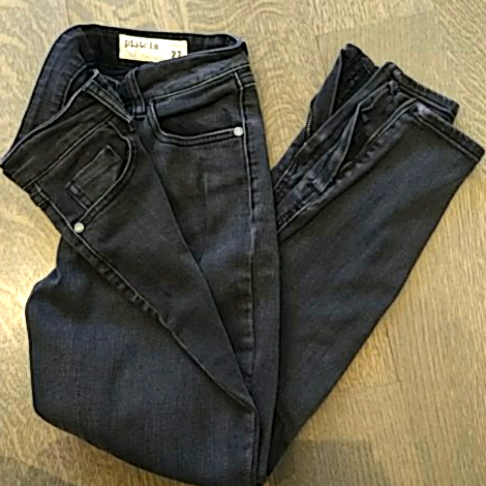 ✨Host Pick! Pistola black zip ankle ripped jeans